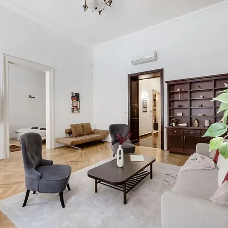 Apartment Luxe, Historic Near Downtown Landmarks 19th Century *