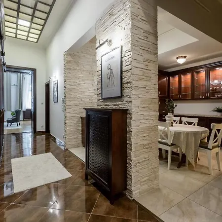 Apartment Luxe, Historic Near Downtown Landmarks 19th Century *