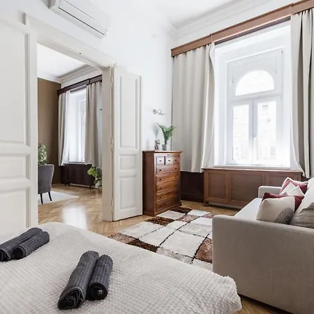 Luxe, Historic Near Downtown Landmarks 19th Century * Budapest
