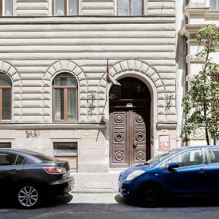 Apartment Luxe, Historic Near Downtown Landmarks 19th Century *