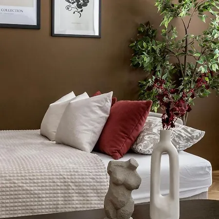Luxe, Historic Near Downtown Landmarks 19th Century Budapest